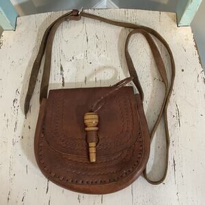 Vintage Hand Tooled Leather Oval Crossbody Bag Boho Wooden Toggle Purse